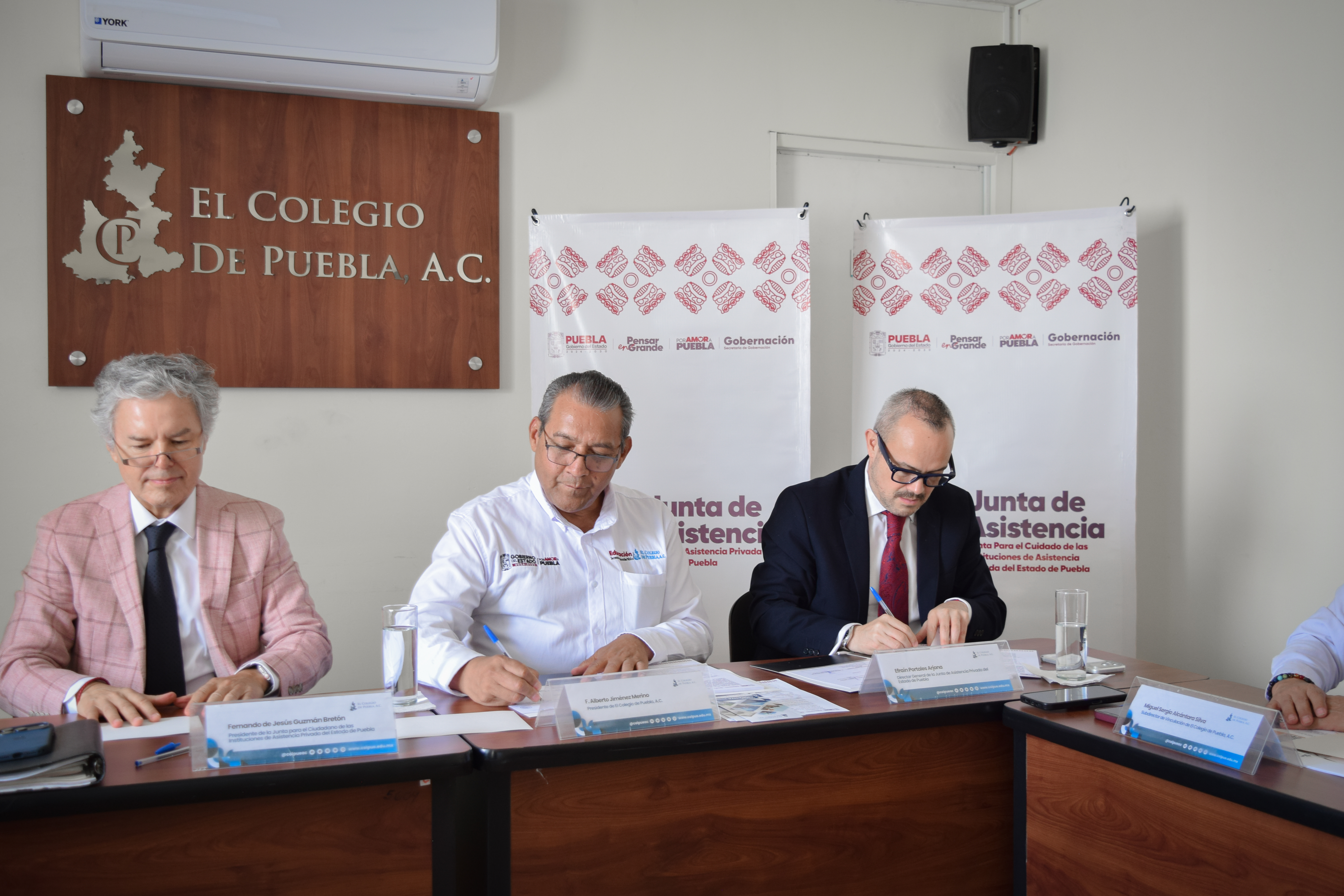 Fotografía de Firma de Convenio de Colaboración con la Junta de Asistencia Privada del Estado de Puebla
