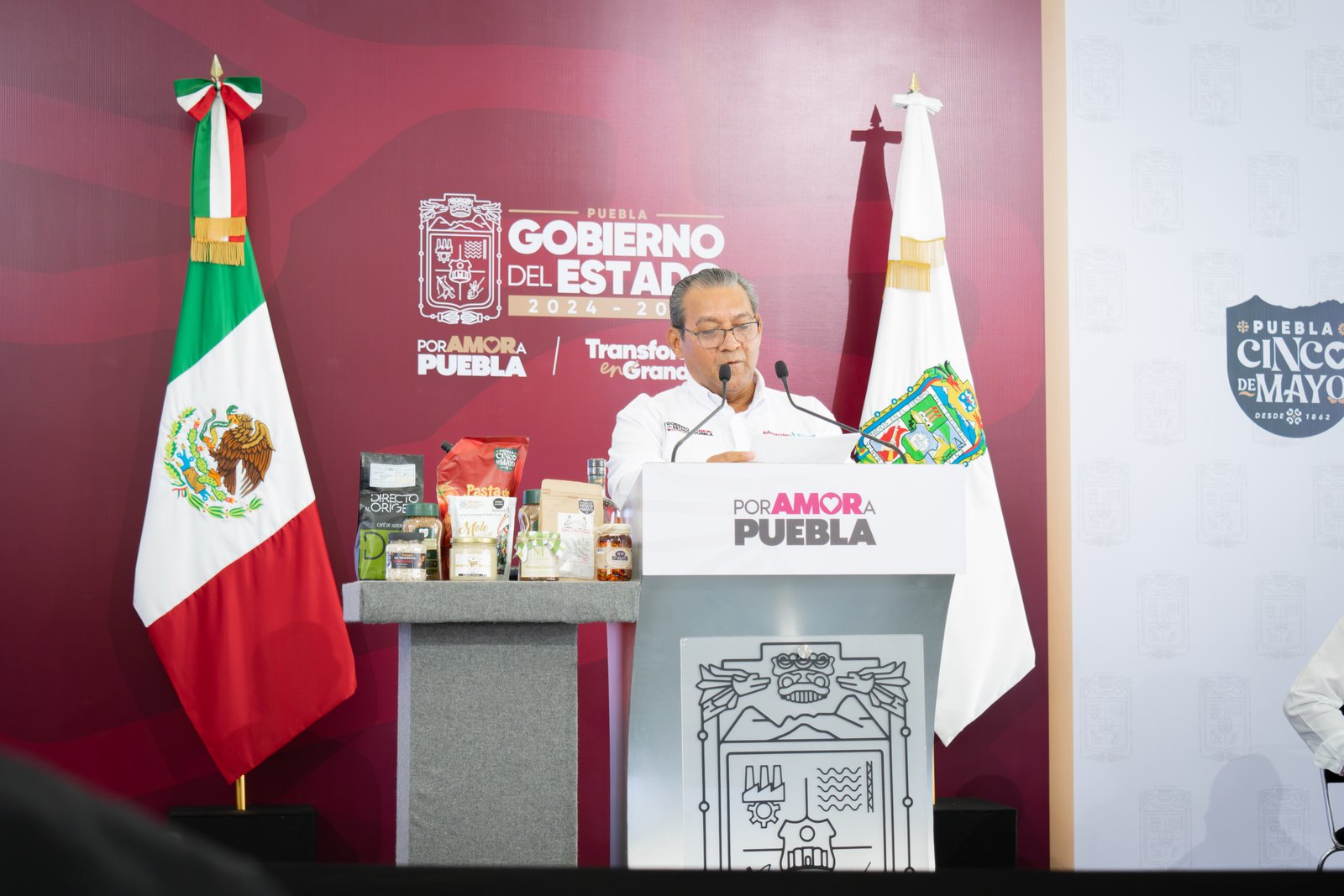 Fotografía de Presenta El Colegio de Puebla Compendio de Soluciones Bioeconómicas en La Mañanera y Armenta Contigo